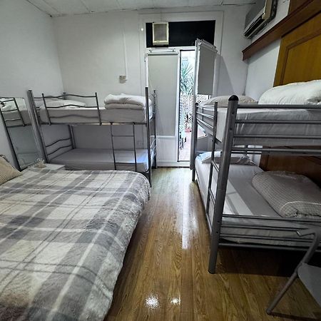 Habitacion Para Grupos Y Familias Hasta 8 巴塞罗那 外观 照片